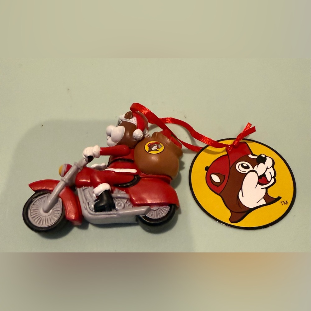 Festive Buc-ee's Santa on Motorcycle Ornament-NWT - Picture 3 of 3